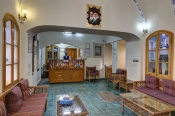 مهمانسرا جهانگردی نائین - پذیرش