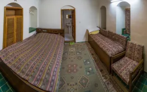 مهمانسرا جهانگردی نائین - اتاق 2 تخته (1 تخت 2 نفره)