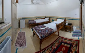 اقامتگاه سنتی انار نائین - اتاق 2 تخته (2 تخت 1 نفره)