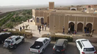 هتل یه تا خور و بیابانک - نمای بیرونی 
