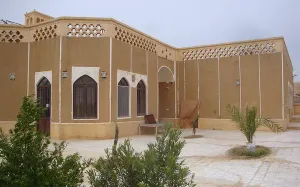 هتل یه تا خور و بیابانک - نمای بیرونی 