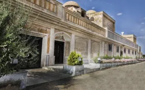 هتل ارگ محتشم قمصر - نمای بیرونی 