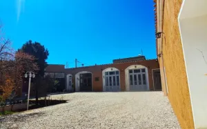 اقامتگاه بومگری خانه مادری نجف آباد - نمای بیرونی