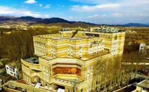 هتل قصر جهان نطنز - نمای بیرونی 