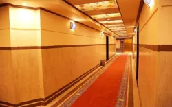 هتل قصر جهان نطنز - راهرو