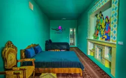 اقامتگاه بومگردی عمارت سرهنگ بادرود - نمای اتاق