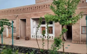اقامتگاه سنتی افوشتا نطنز - نمای محوطه 