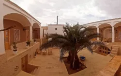 خانه مسافر بمانی آران و بیدگل - نمای محوطه 