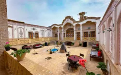 اقامتگاه سنتی باران آران و بیدگل - نمای محوطه 