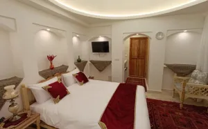 اقامتگاه سنتی عمارت شمسه آران و بیدگل - اتاق 2 تخته (1 تخت 2 نفره)
