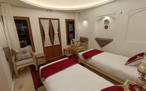 اقامتگاه سنتی عمارت شمسه آران و بیدگل - اتاق 2 تخته (2 تخت 1 نفره)