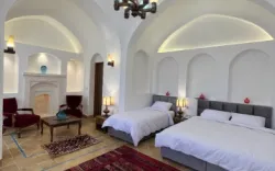 هتل بوتیک افصح الدوله بادرود - اتاق 3 تخته (1 تخت 2 نفره 1 تخت 1نفره)