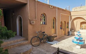 اقامتگاه بومگردی دیارنون نجف آباد - نمای محوطه 