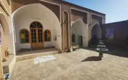 اقامتگاه بومگردی دیارنون نجف آباد - نمای محوطه 