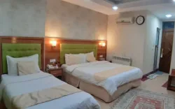 هتل عجم آزادشهر - اتاق 3 تخته (1 تخت 2 نفره 1 تخت 1 نفره)