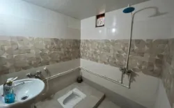 اقامتگاه بومگردی نماشان علی آباد - سرویس بهداشتی و حمام 