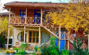 اقامتگاه بومگردی آوش بندرگز - نمای بیرونی 