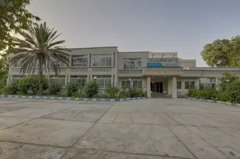 هتل جهانگردی میناب - نمای بیرونی 