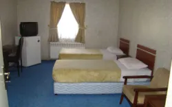 هتل جهانگردی الیگودرز - اتاق 2 تخته (2 تخت 1 نفره)