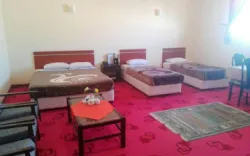 هتل جهانگردی الیگودرز - اتاق 4 تخته (1 تخت 2 نفره 2 تخت 1 نفره)