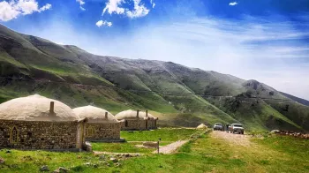 اقامتگاه بومگردی دورنا مشگین شهر - نمای بیرونی 