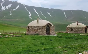 اقامتگاه بومگردی دورنا مشگین شهر - نمای بیرونی 