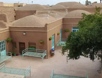 اقامتگاه بومگردی خانه خشتی رفسنجان - نمای محوطه 