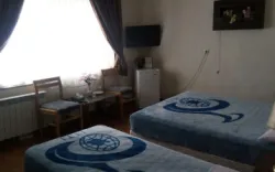 هتل جهانگردی رفسنجان - اتاق 3 تخته (1 تخت 2 نفره 1 تخت 1 نفره)