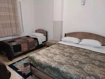 هتل افشار مهاباد - اتاق 3 تخته (1 تخت 2 نفره 1 تخت 1 نفره)