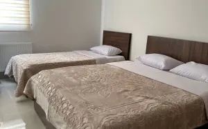 هتل چنار مهاباد - اتاق 3 تخته (1 تخت 2 نفره 1 تخت 1  نفره)