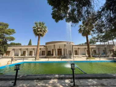 هتل آپادانا تخت جمشید مرودشت - نمای بیرونی 