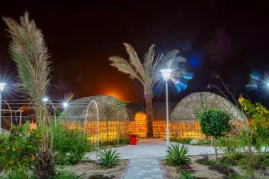 مجتمع اقامتی فاروس کنگان - نمای بیرونی