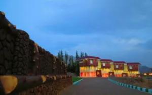هتل سیمرغ دنا سی سخت - نمای بیرونی 