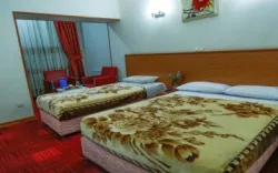 هتل جهانگردی بم - اتاق 3 تخته (1 تخت 2 نفره 1 تخت 1 نفره)