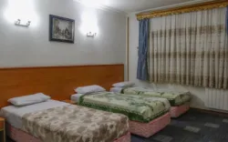 هتل جهانگردی بم - اتاق 3 تخته (3 تخت 1 نفره)