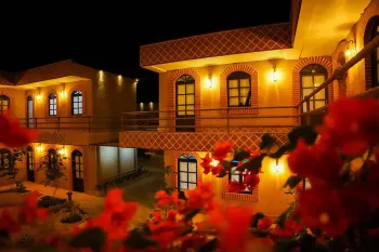 هتل پایاب شهداد - نمای بیرونی 