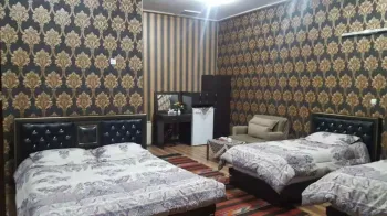 هتل سنگسر مهدی شهر - اتاق 4 تخته (1 تخت 2 نفره 2 تخت 1 نفره)