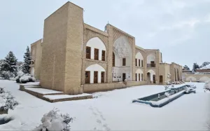 مجتمع گردشگری عمارت حاکم ساوه - نمای بیرونی