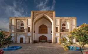 مجتمع گردشگری عمارت حاکم ساوه - نمای بیرونی 