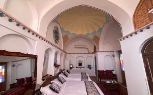 مجتمع گردشگری عمارت حاکم ساوه - نمای اتاق 