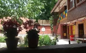 اقامتگاه بومگردی باوینه فارسان - نمای محوطه 