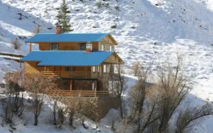 هتل جهانگردی دیزین - نمای بیرونی 