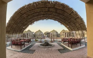 هتل کپری قلعه گنج - نمای بیرونی 