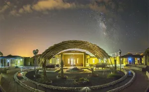 هتل کپری قلعه گنج - نمای بیرونی 