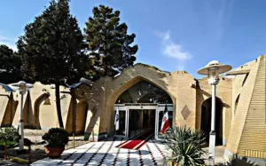 هتل جهانگردی دامغان - نمای بیرونی 
