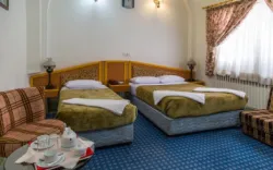 هتل جهانگردی دامغان - اتاق 3 تخته (1 تخت 2 نفره 1 تخت 1 نفره)