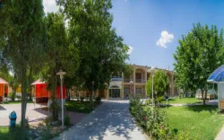 هتل جهانگردی بسطام - نمای بیرونی 