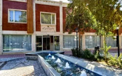 مهمانسرا شهرداری آباده - نمای بیرونی