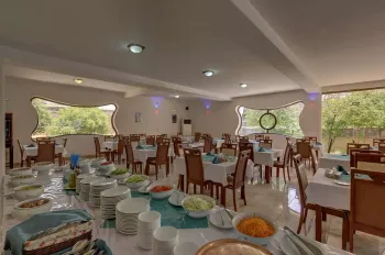 مهمانسرا جهانگردی فسا - رستوران