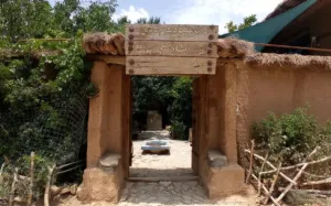 اقامتگاه بومگردی شاه رستم باغ صفا - نمای بیرونی